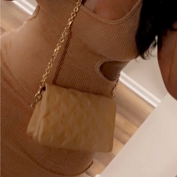 **AUTHENTIC** Pre-Loved Louis Vuitton Camel Pochette Coussin - Picture 1 of 2